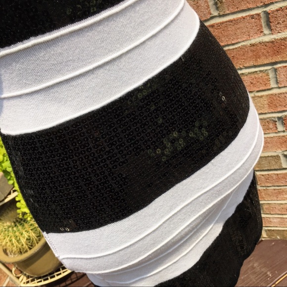 Sold Body-con criss-cross sequin bandage dress - Picture 8 of 13